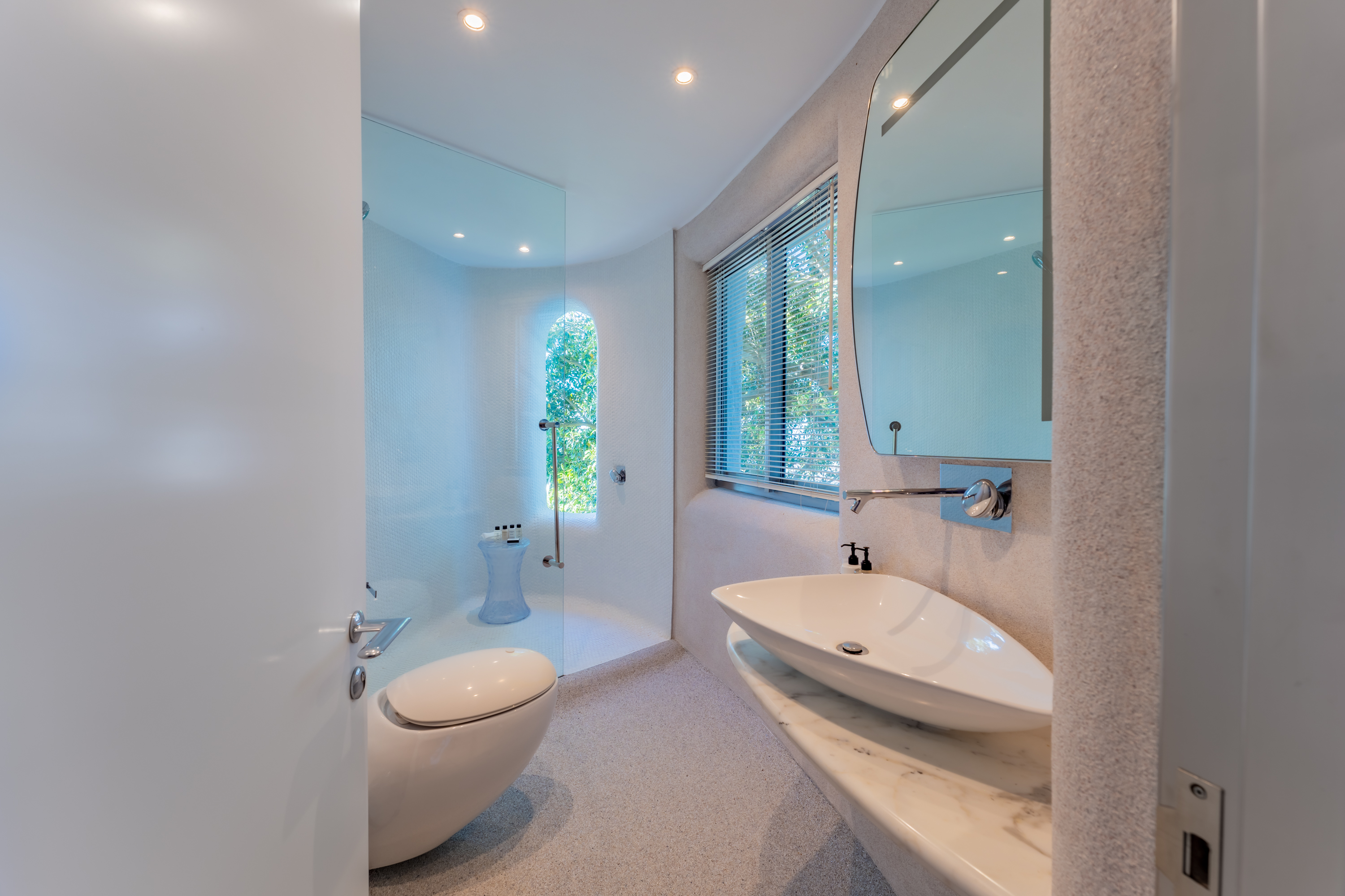 6 Bedroom Property for Sale in Bantry Bay Western Cape